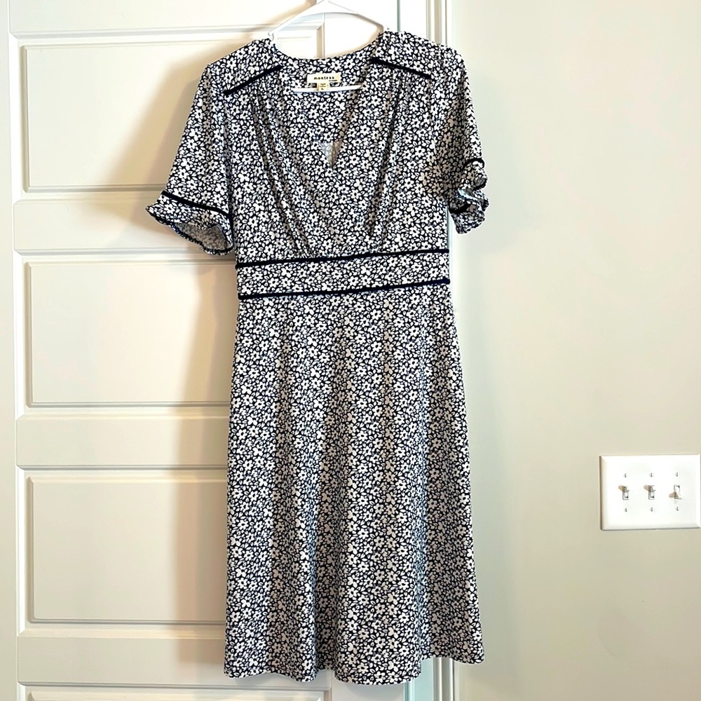 Monetau Los Angeles Navy Blue & White Floral Dress